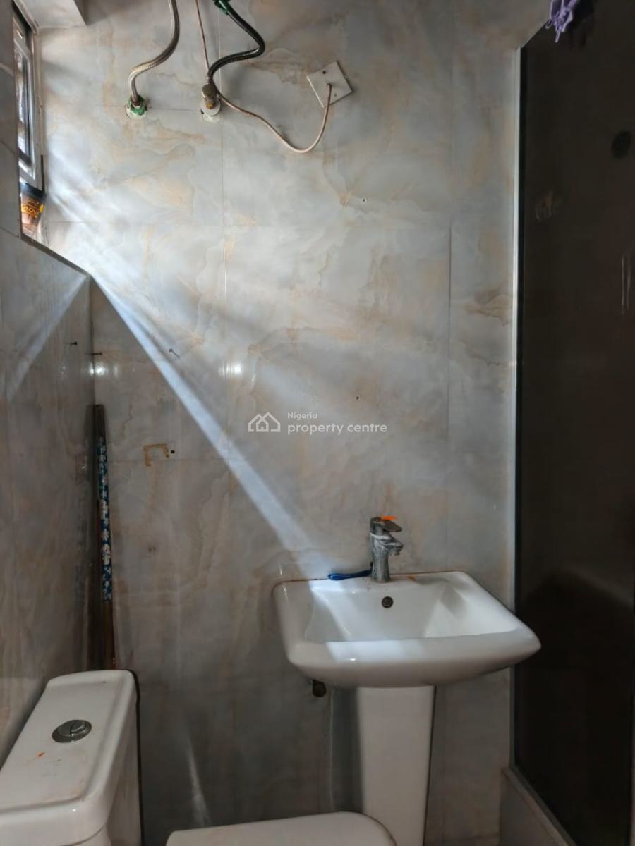 Nice and Standard Self Con, Serene and Secure Estate Agungi, Agungi, Lekki, Lagos, Self Contain (single Rooms) for Rent