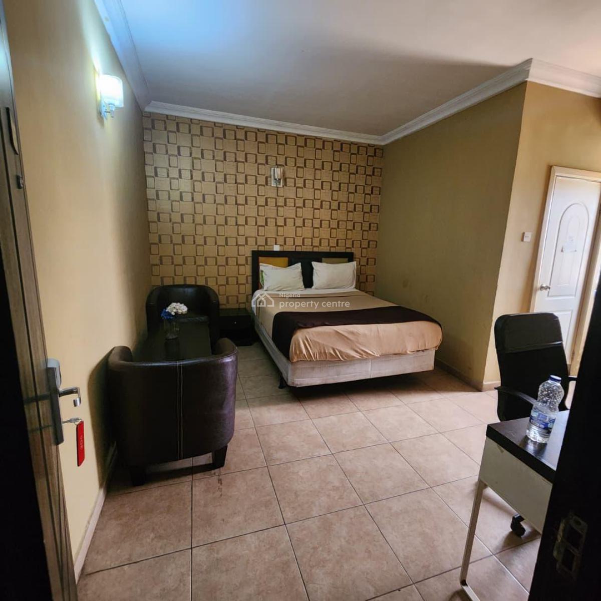 Beautifully Designed 24 Bedroom Hotel in a Metropolitan Area, Sango Road Ibadan, Eleyele, Ibadan, Oyo, House for Sale