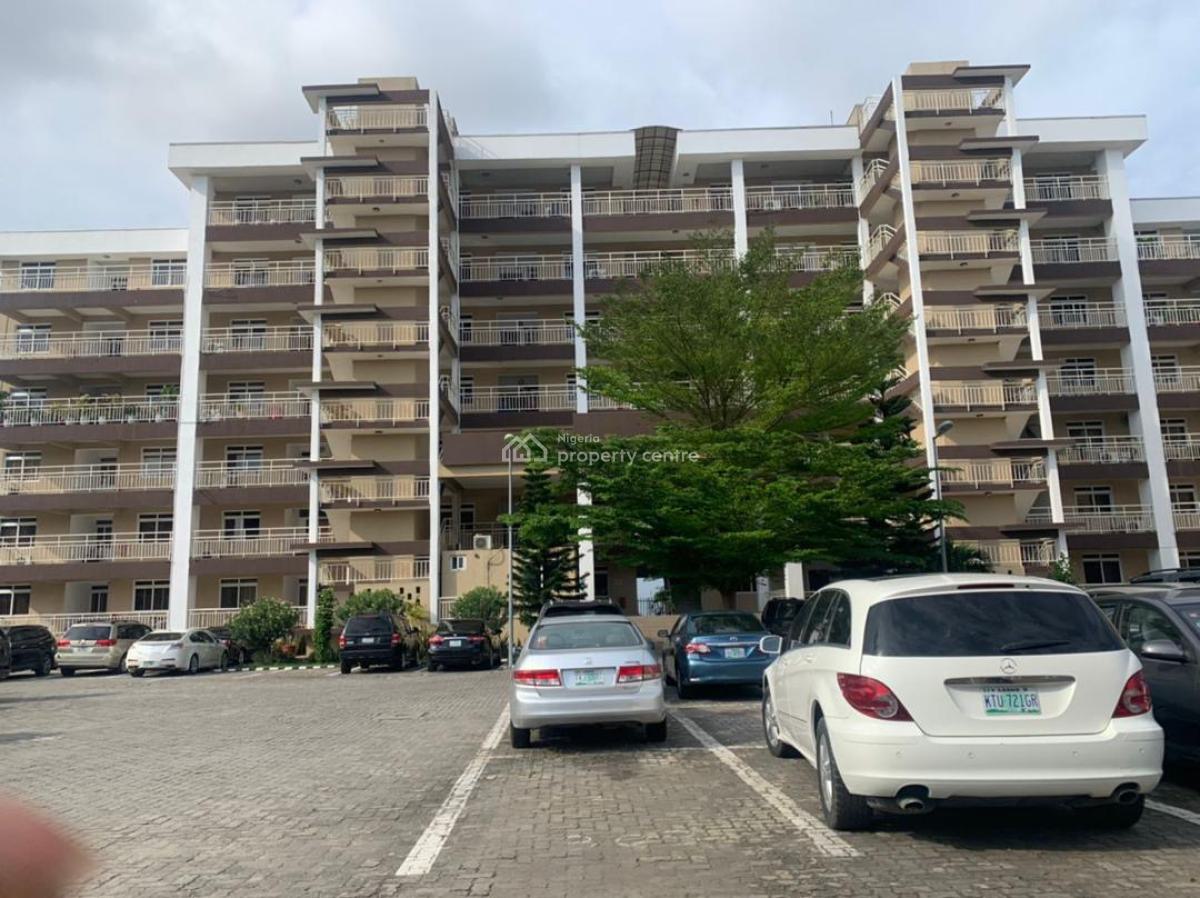 Luxury 3 Bedroom Flat with Excellent Facilities, Admiralty Road, Lekki Phase 1, Lekki, Lagos, Flat / Apartment for Sale