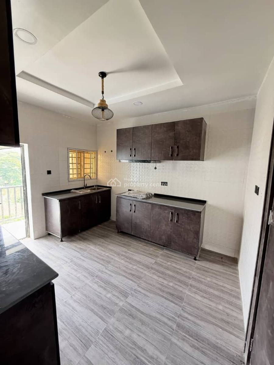 3bedrooms Block of Flat, Main in an Estate, Wuye, Abuja, Flat / Apartment for Rent