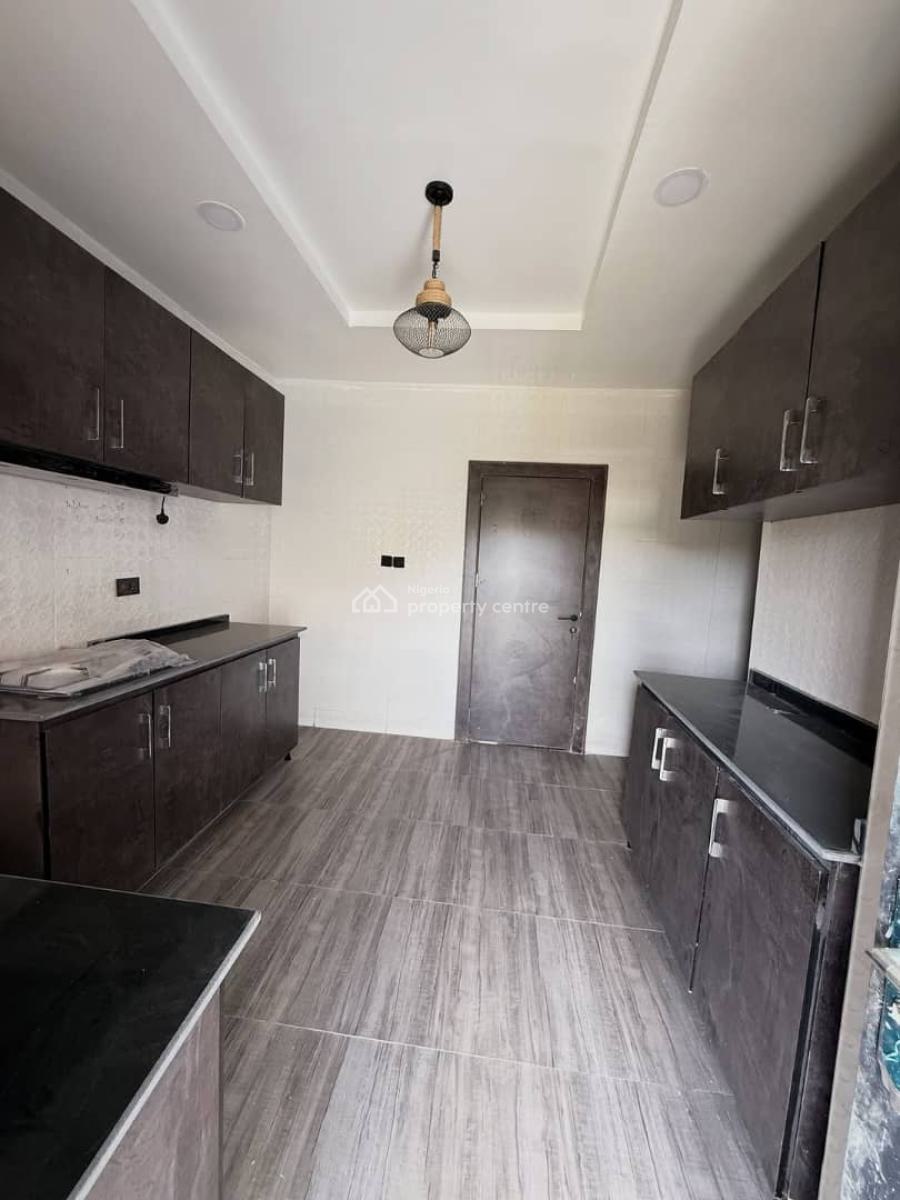 3bedrooms Block of Flat, Main in an Estate, Wuye, Abuja, Flat / Apartment for Rent