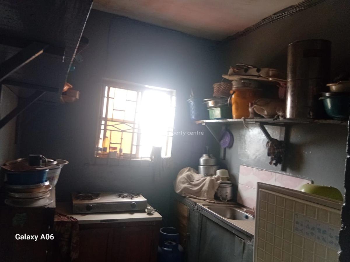 3 Bedrooms Flat, Jakande Estate, Isolo, Lagos, Flat / Apartment for Sale