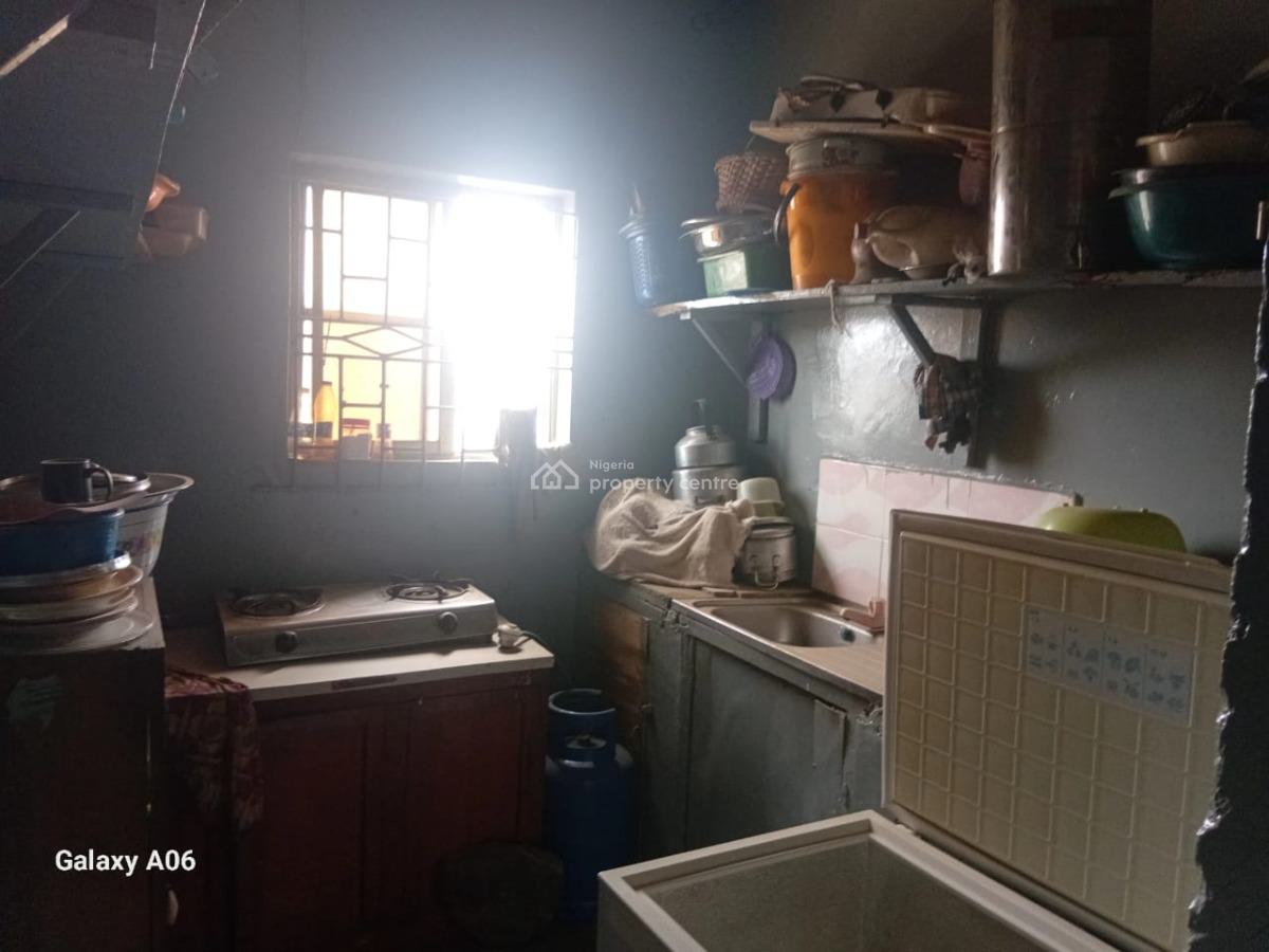 3 Bedrooms Flat, Jakande Estate, Isolo, Lagos, Flat / Apartment for Sale