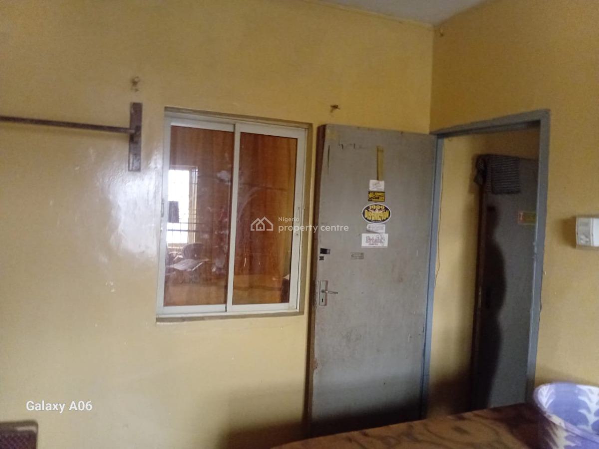 3 Bedrooms Flat, Jakande Estate, Isolo, Lagos, Flat / Apartment for Sale
