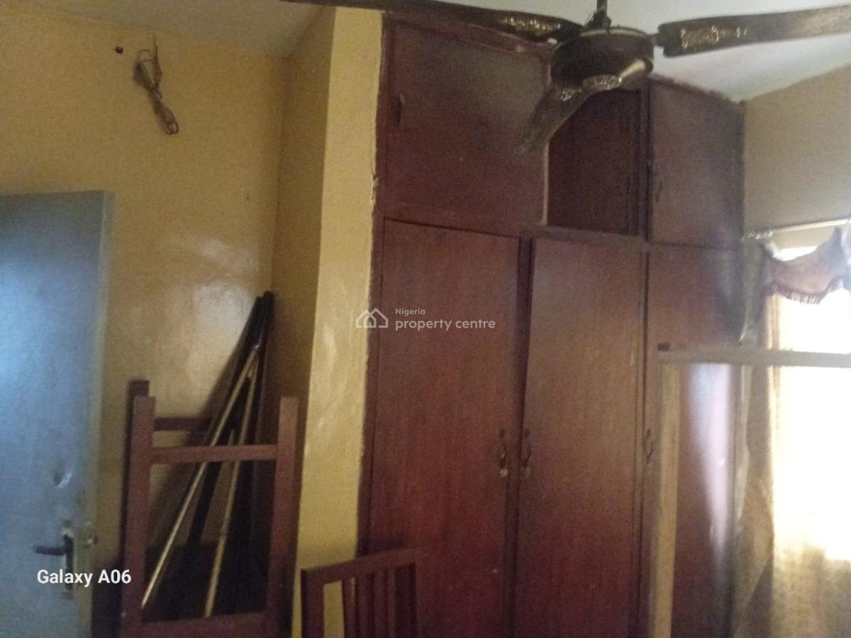 3 Bedrooms Flat, Jakande Estate, Isolo, Lagos, Flat / Apartment for Sale