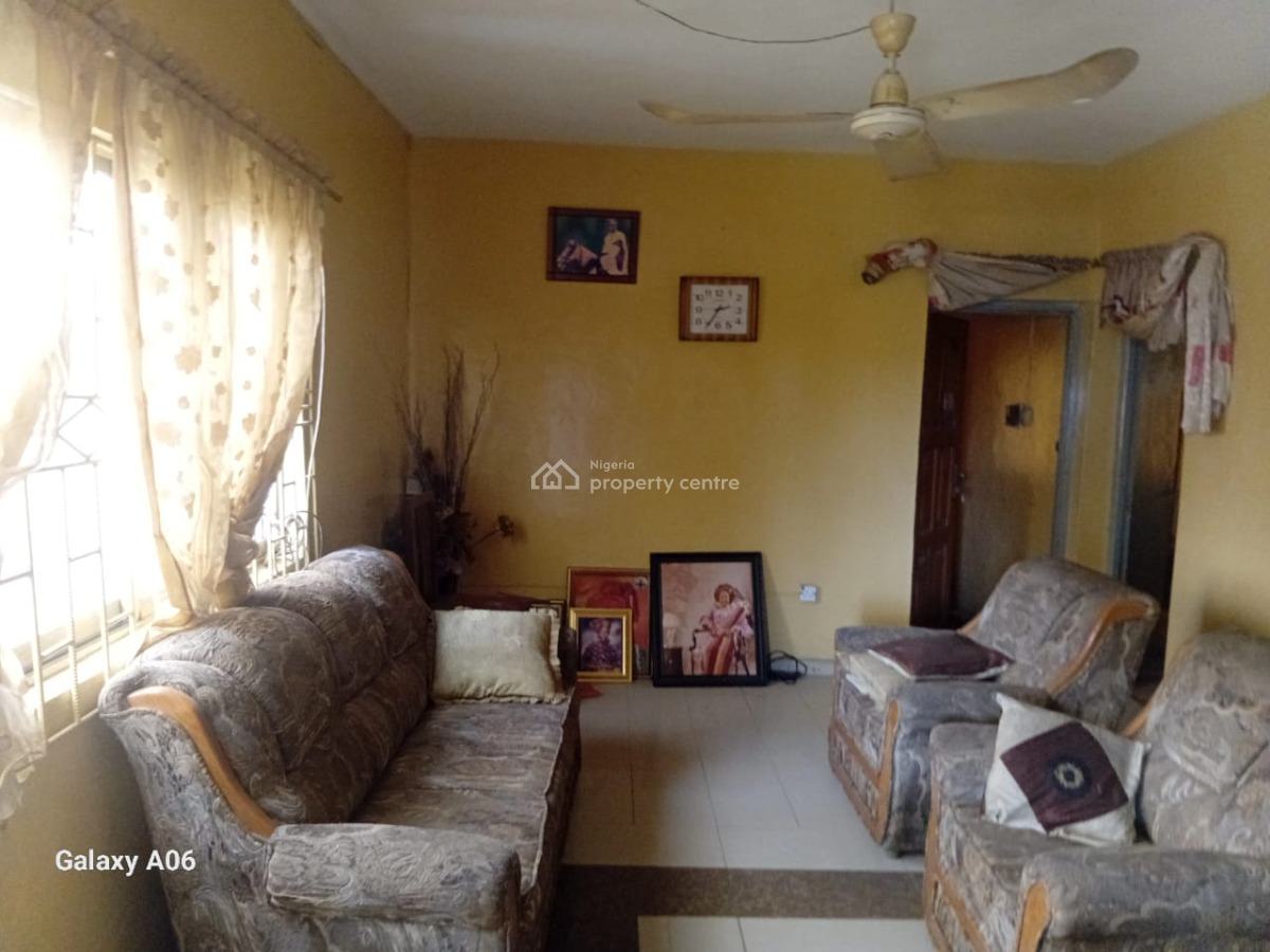 3 Bedrooms Flat, Jakande Estate, Isolo, Lagos, Flat / Apartment for Sale