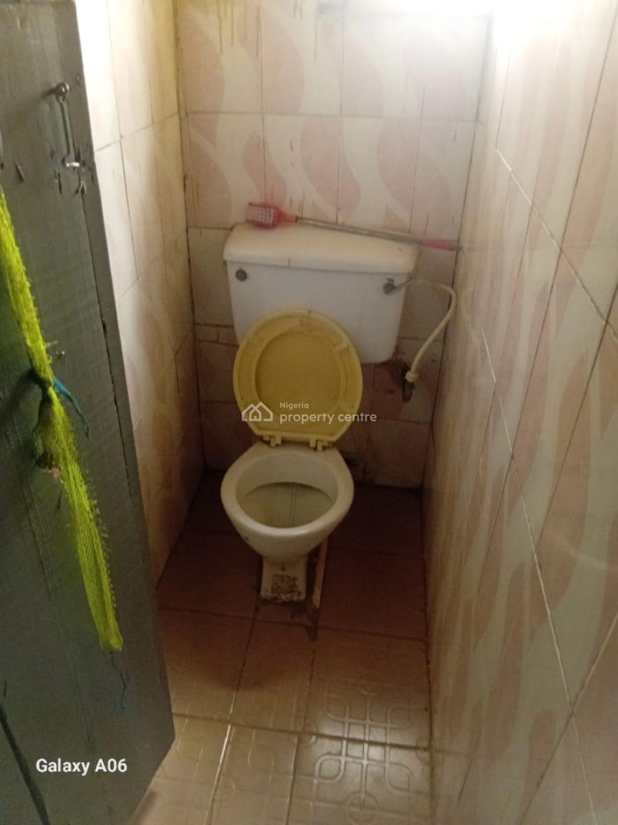 3 Bedrooms Flat, Jakande Estate, Isolo, Lagos, Flat / Apartment for Sale