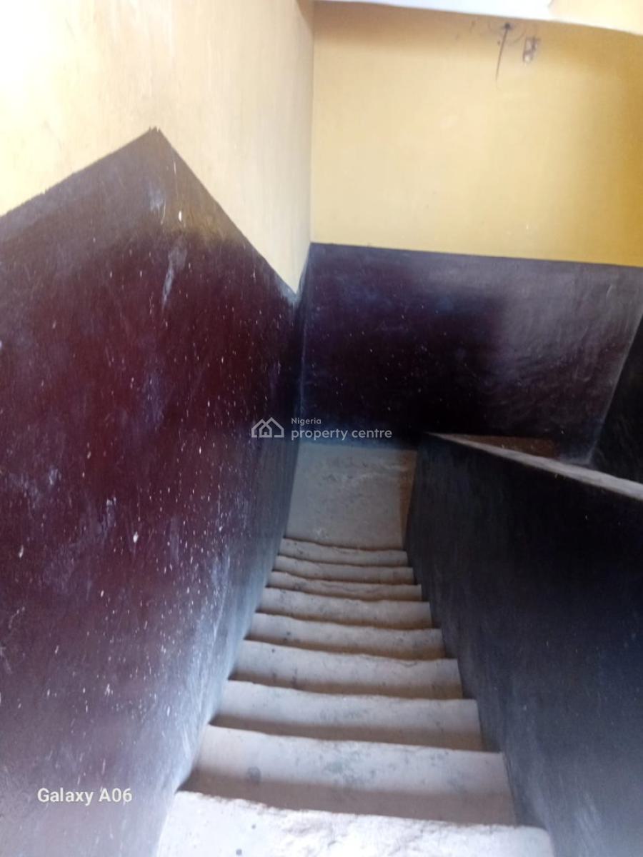 3 Bedrooms Flat, Jakande Estate, Isolo, Lagos, Flat / Apartment for Sale