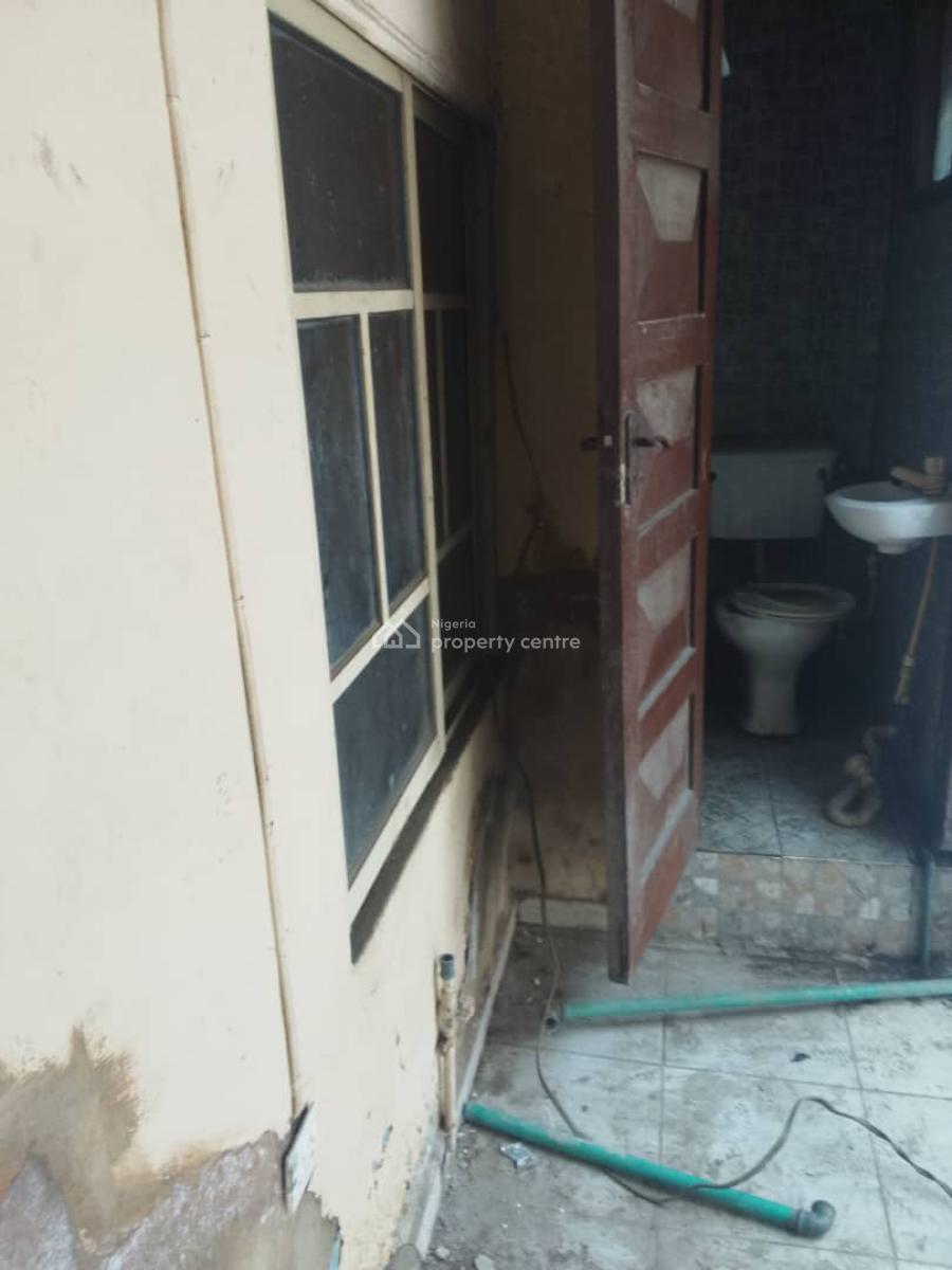 Standard and Spacious 2 Bedroom Flat, Ondo Street, Ebute Metta East, Yaba, Lagos, Flat / Apartment for Rent
