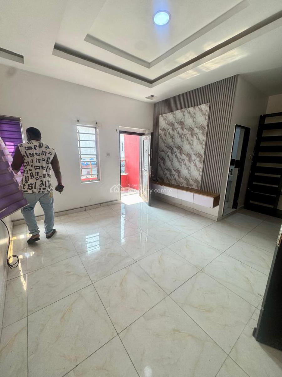 Shared Master Bedroom Apartment at Orchid Road, Shared Master Bedroom Apartment at Van Daniels, Lekki, Lagos, House for Rent