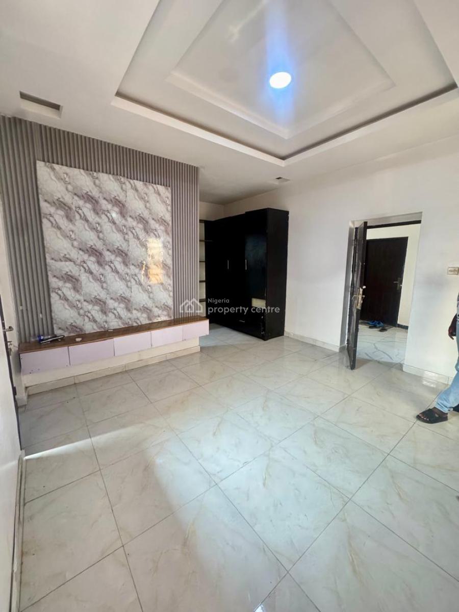 Shared Master Bedroom Apartment at Orchid Road, Shared Master Bedroom Apartment at Van Daniels, Lekki, Lagos, House for Rent