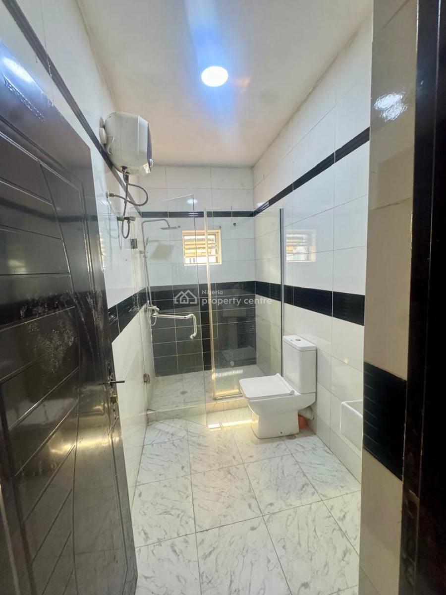 Shared Master Bedroom Apartment at Orchid Road, Shared Master Bedroom Apartment at Van Daniels, Lekki, Lagos, House for Rent
