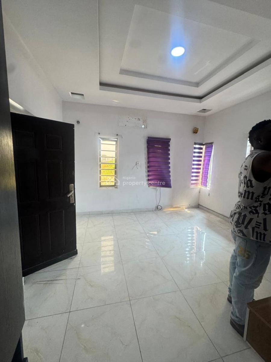 Shared Master Bedroom Apartment at Orchid Road, Shared Master Bedroom Apartment at Van Daniels, Lekki, Lagos, House for Rent
