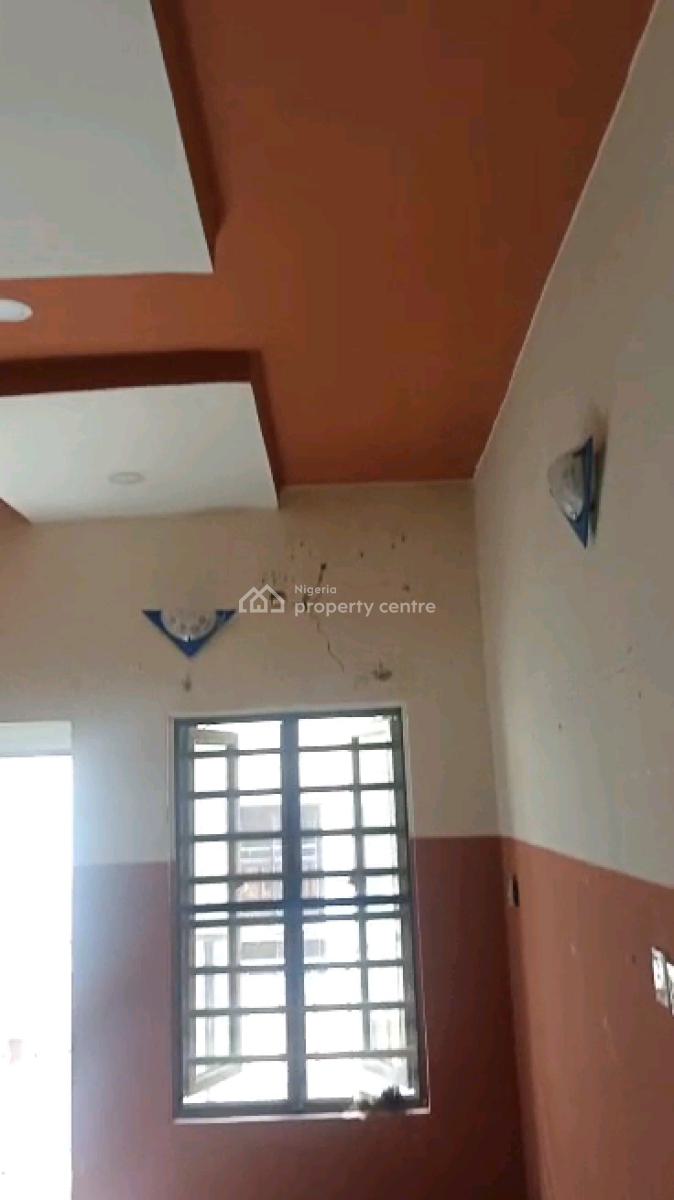 Mini Flat, Adekunle, Yaba, Lagos, Mini Flat (room and Parlour) for Rent