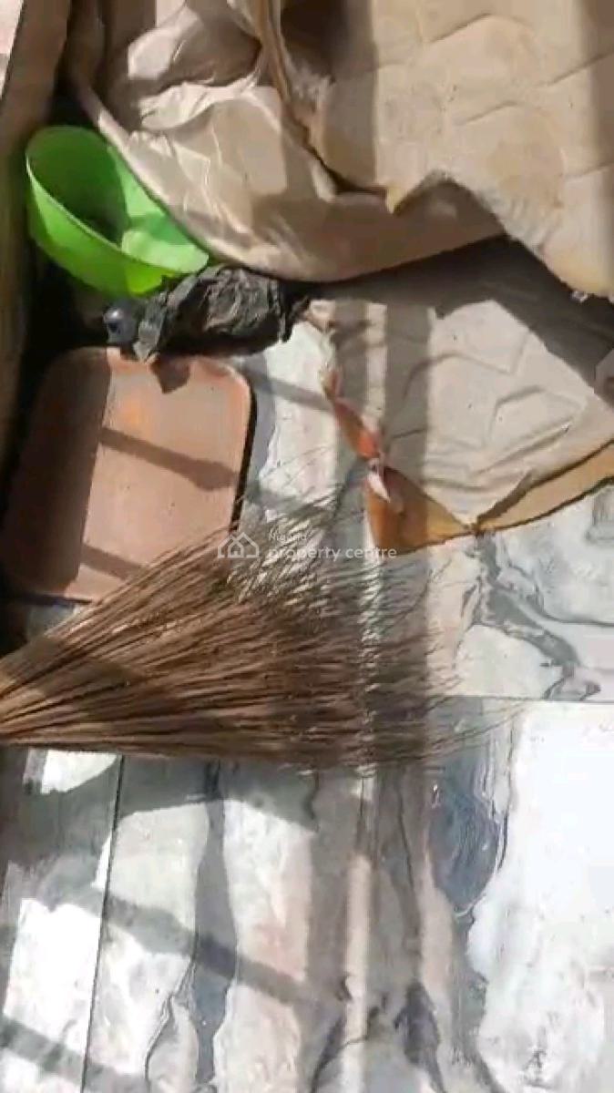 Mini Flat, Adekunle, Yaba, Lagos, Mini Flat (room and Parlour) for Rent