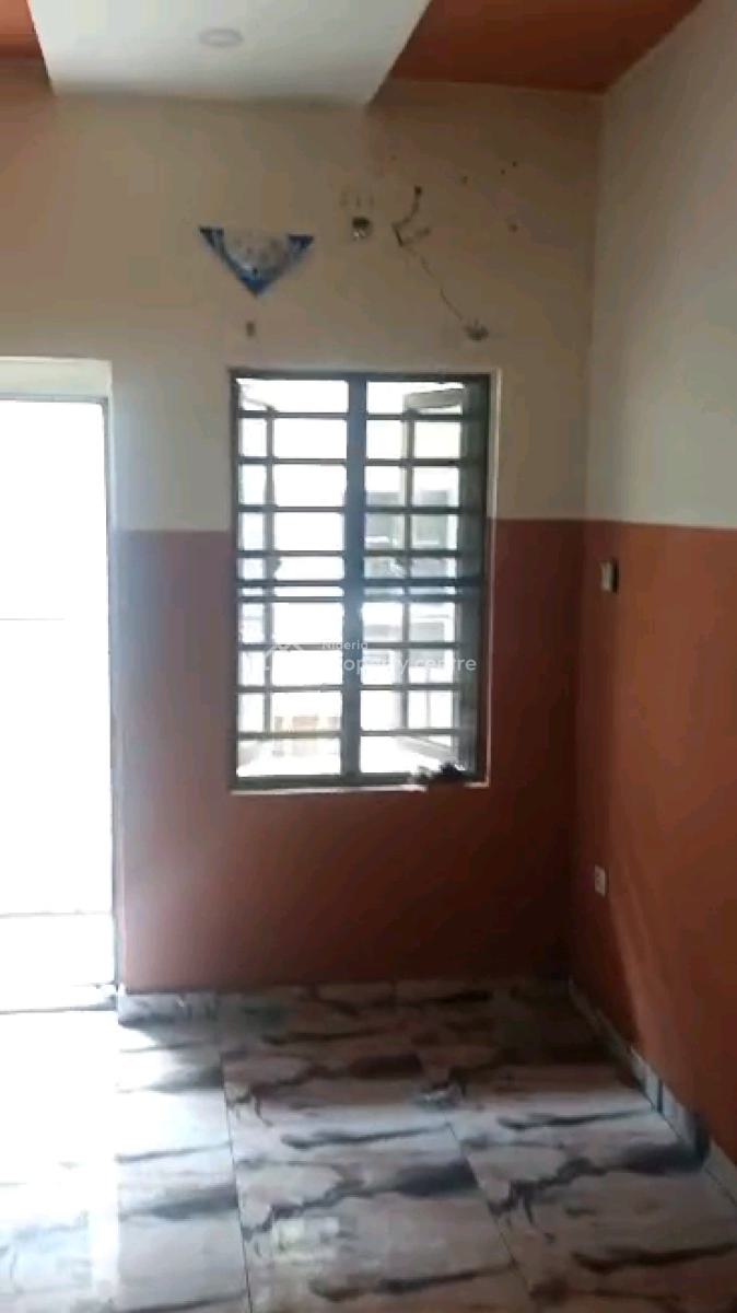 Mini Flat, Adekunle, Yaba, Lagos, Mini Flat (room and Parlour) for Rent