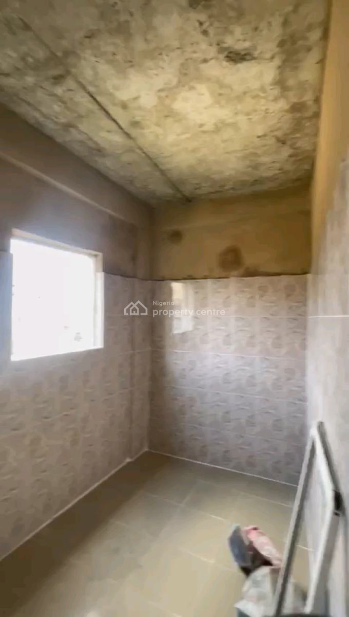 Standard and Executive  Two Bedroom Flat, Abeokuta Street, Adekunle, Yaba, Lagos, Flat / Apartment for Rent