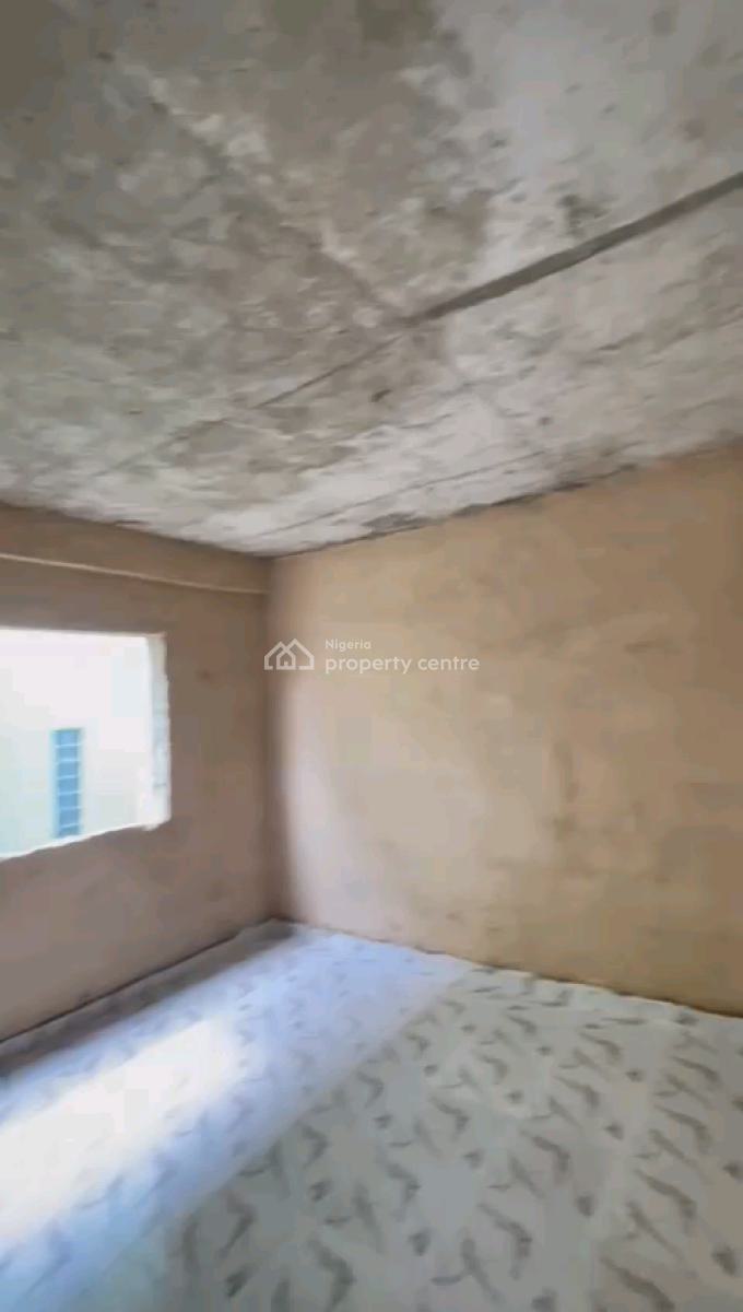 Standard and Executive  Two Bedroom Flat, Abeokuta Street, Adekunle, Yaba, Lagos, Flat / Apartment for Rent
