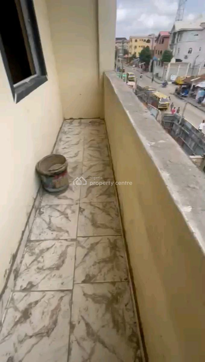 Standard and Executive  Two Bedroom Flat, Abeokuta Street, Adekunle, Yaba, Lagos, Flat / Apartment for Rent