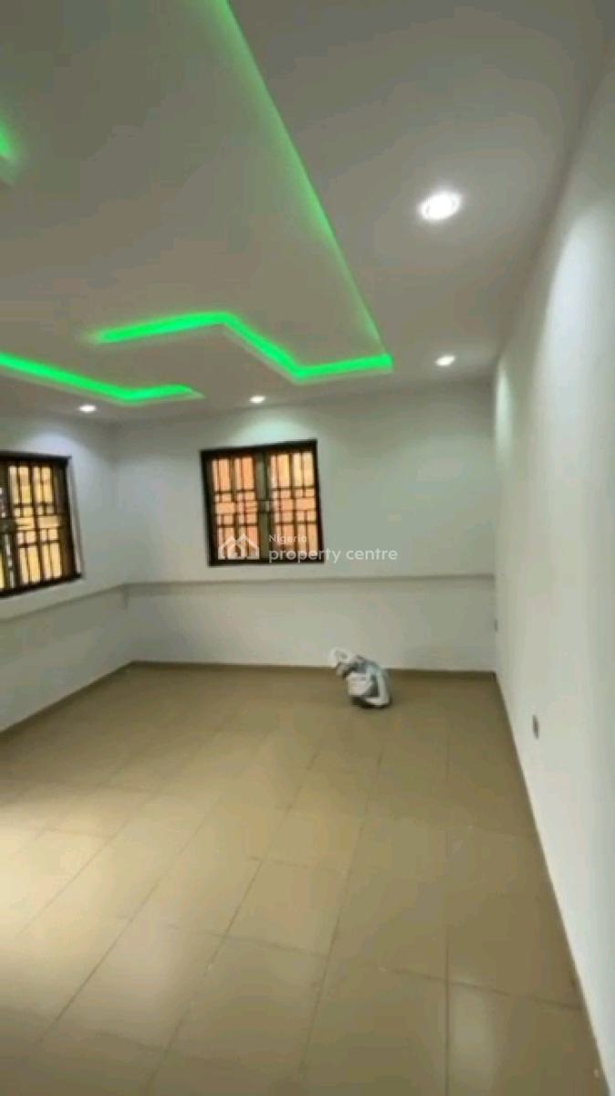 Decent and Renovated 2 Bedroom Flat with 2 Toilets / Bathrooms, Pop, Gra, Ogudu, Lagos, Flat / Apartment for Rent