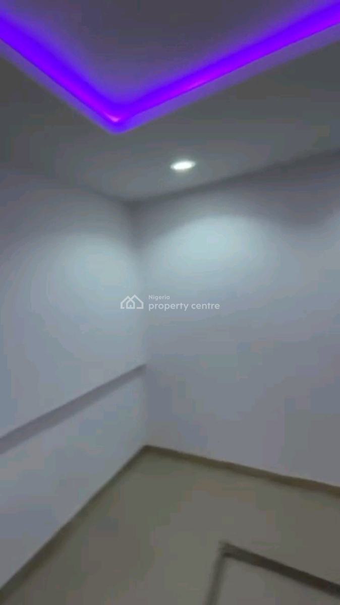 Decent and Renovated 2 Bedroom Flat with 2 Toilets / Bathrooms, Pop, Gra, Ogudu, Lagos, Flat / Apartment for Rent