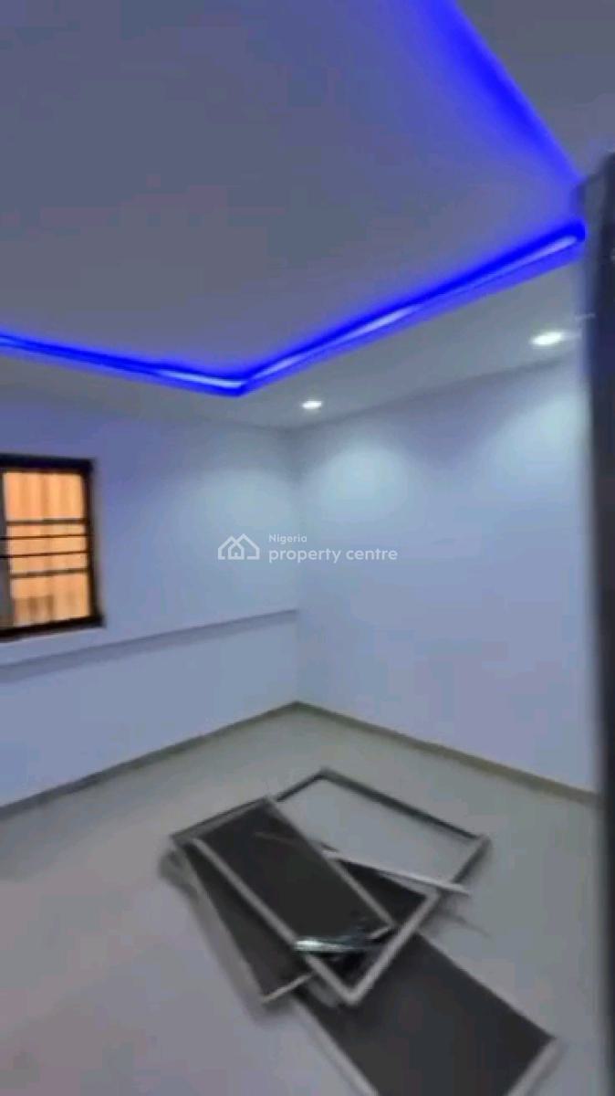 Decent and Renovated 2 Bedroom Flat with 2 Toilets / Bathrooms, Pop, Gra, Ogudu, Lagos, Flat / Apartment for Rent