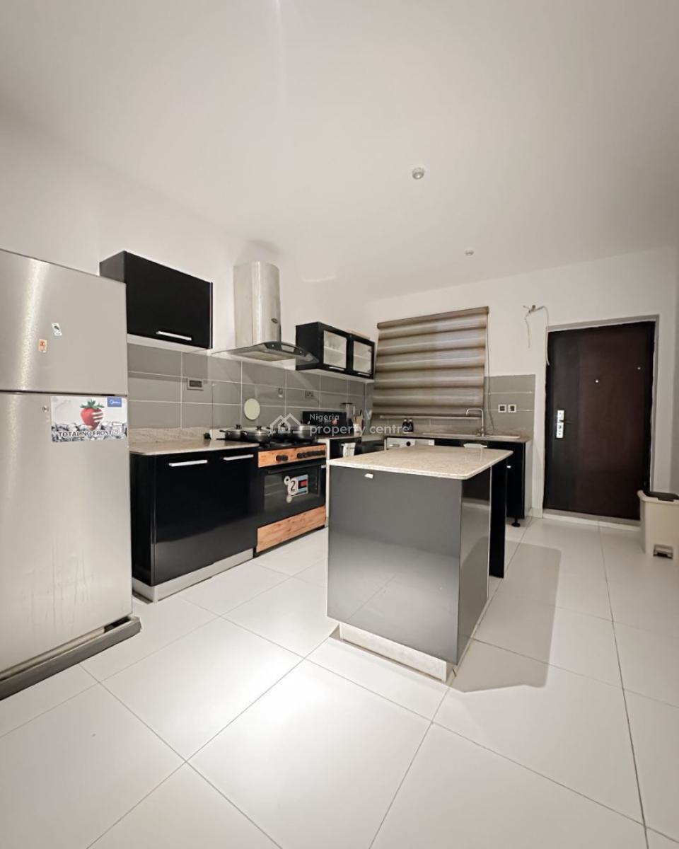 Spacious Stunning 3 Bedroom Apartment in a Secured Estate, Lekki, Lagos, House Short Let