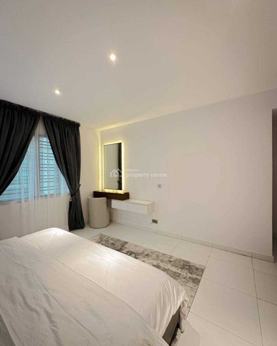 Spacious Stunning 3 Bedroom Apartment in a Secured Estate, Lekki, Lagos, House Short Let