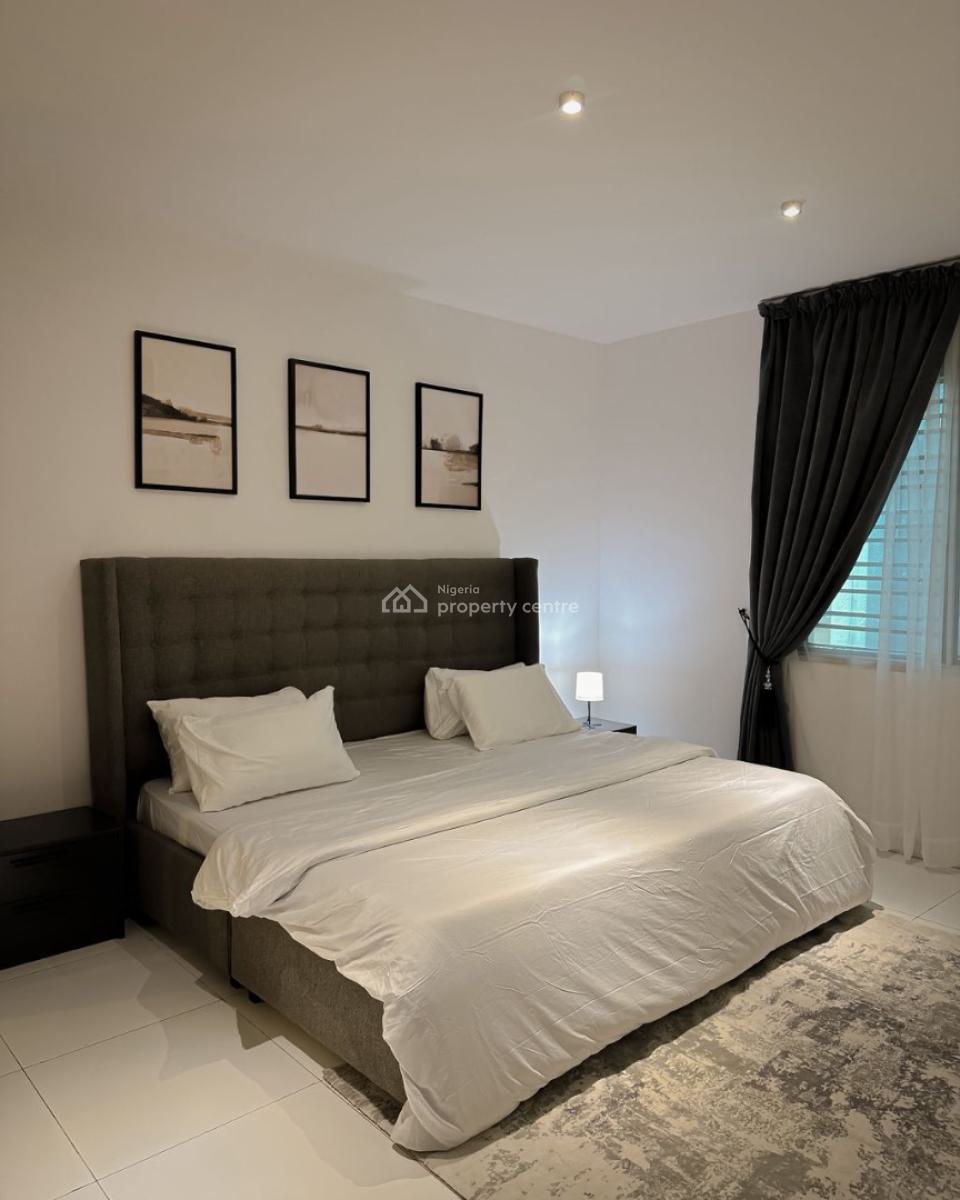 Spacious Stunning 3 Bedroom Apartment in a Secured Estate, Lekki, Lagos, House Short Let