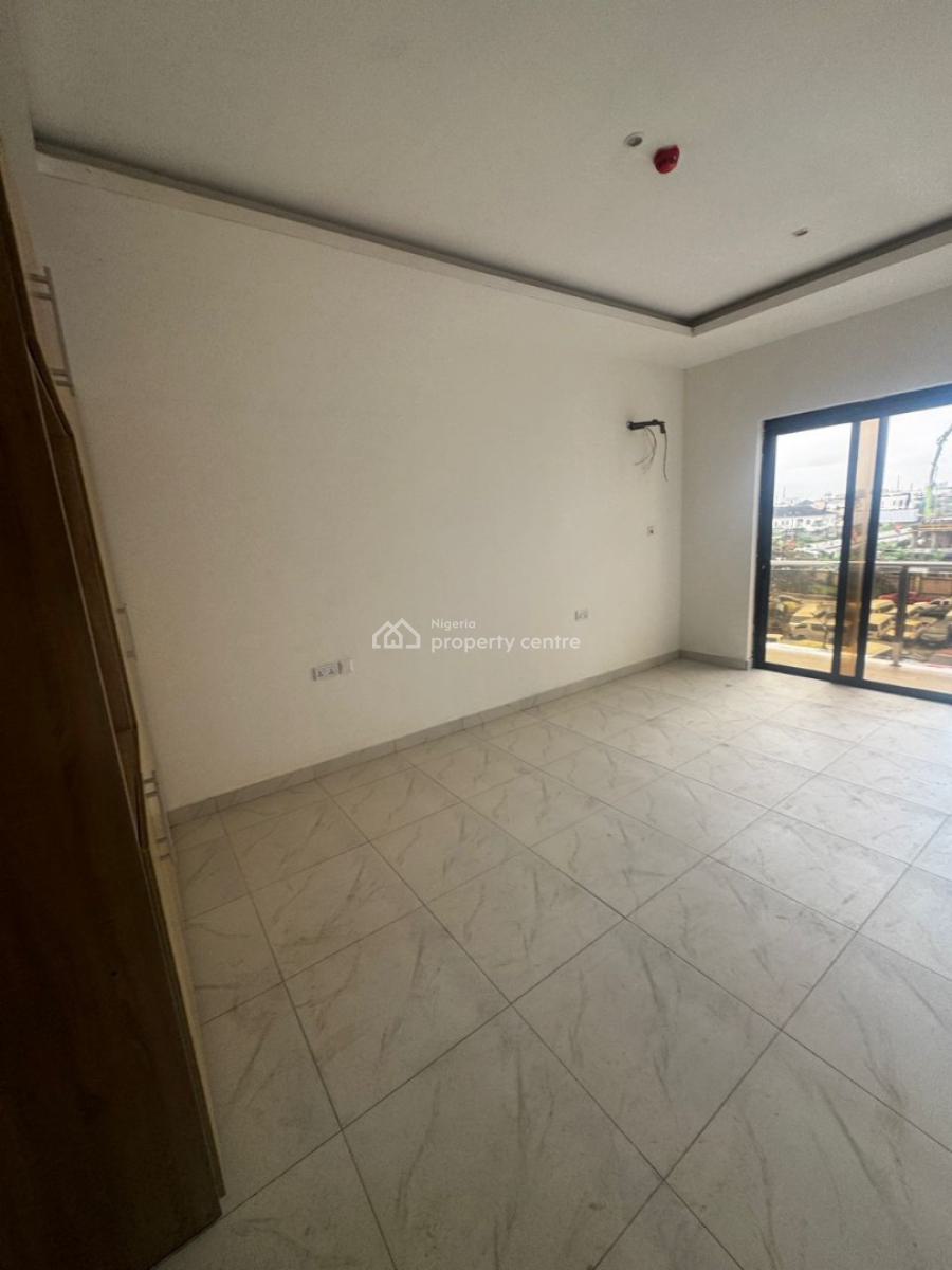 Exquisitely and Fully Serviced 2 Bedroom Apartment with Pool & Gym, Lekki Phase 1, Lekki, Lagos, Flat / Apartment for Rent