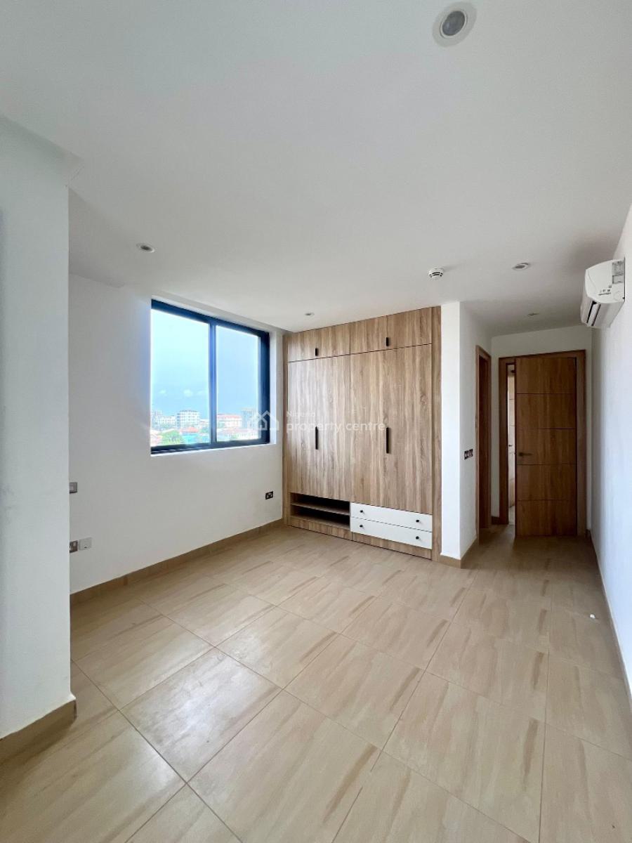 Spacious & Sophisticated 2bed Apartment with a Bq Bq, Victoria Island (vi), Lagos, Block of Flats for Sale