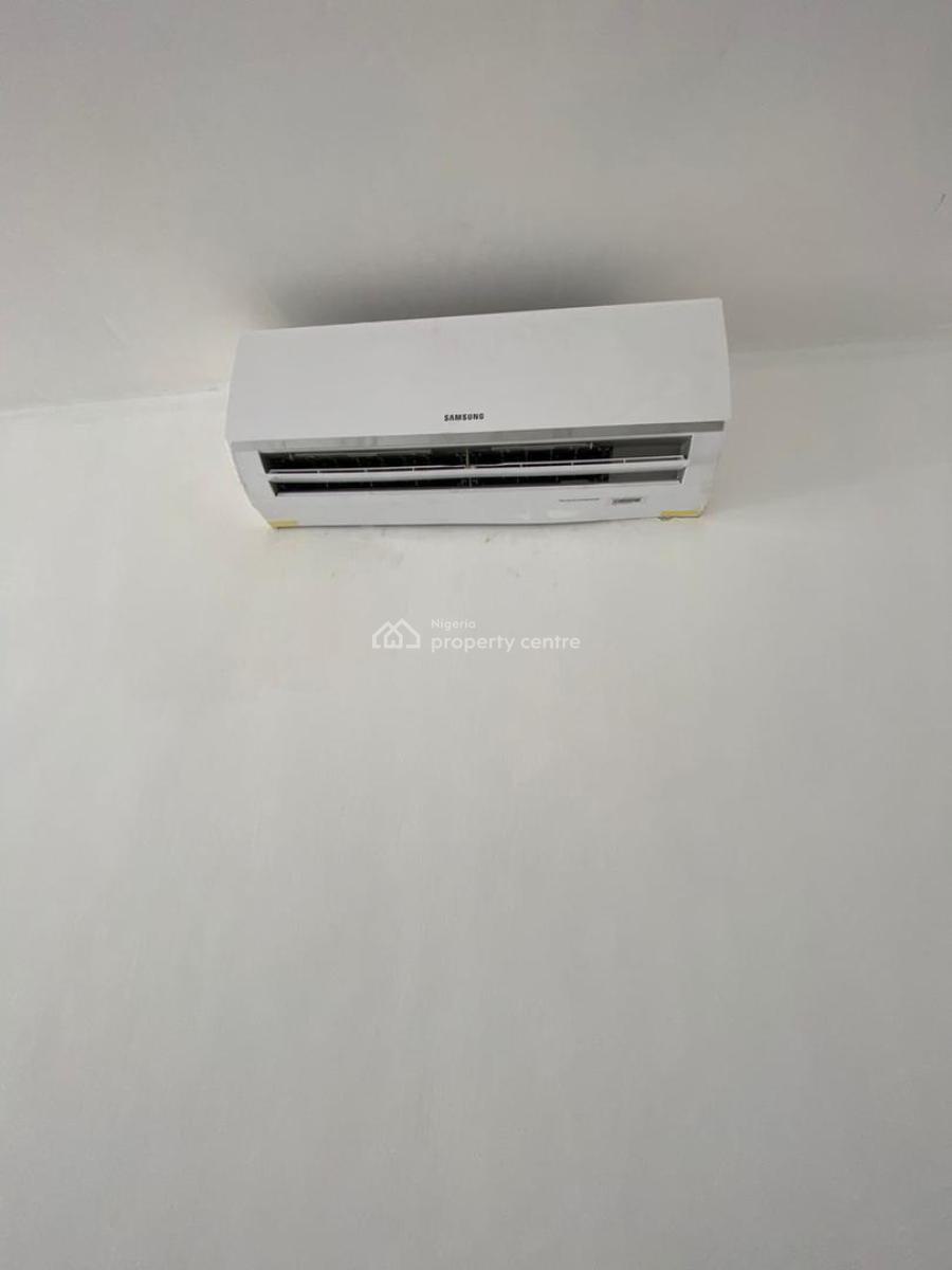 Serviced 3 Bedroom En-suite Flat with Fitted Kitchen, Cooker, Heat Extractor, Pinnock Beach Estate, Before Chevron Drive, Osapa, Lekki, Lagos, Flat / Apartment for Rent
