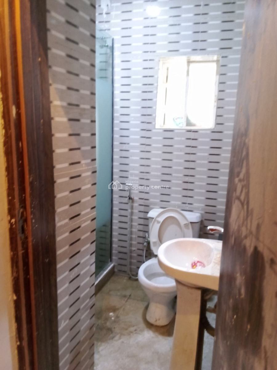 2 Bedroom Flat, Omole Phase 2, Ikeja, Lagos, Flat / Apartment for Rent