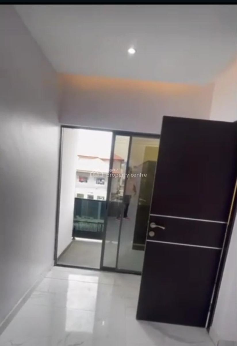 a 2 Bedroom Block of Flat, Lekki Phase 1, Lekki, Lagos, Block of Flats for Sale