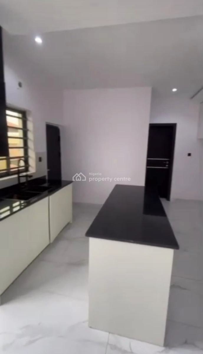 a 2 Bedroom Block of Flat, Lekki Phase 1, Lekki, Lagos, Block of Flats for Sale