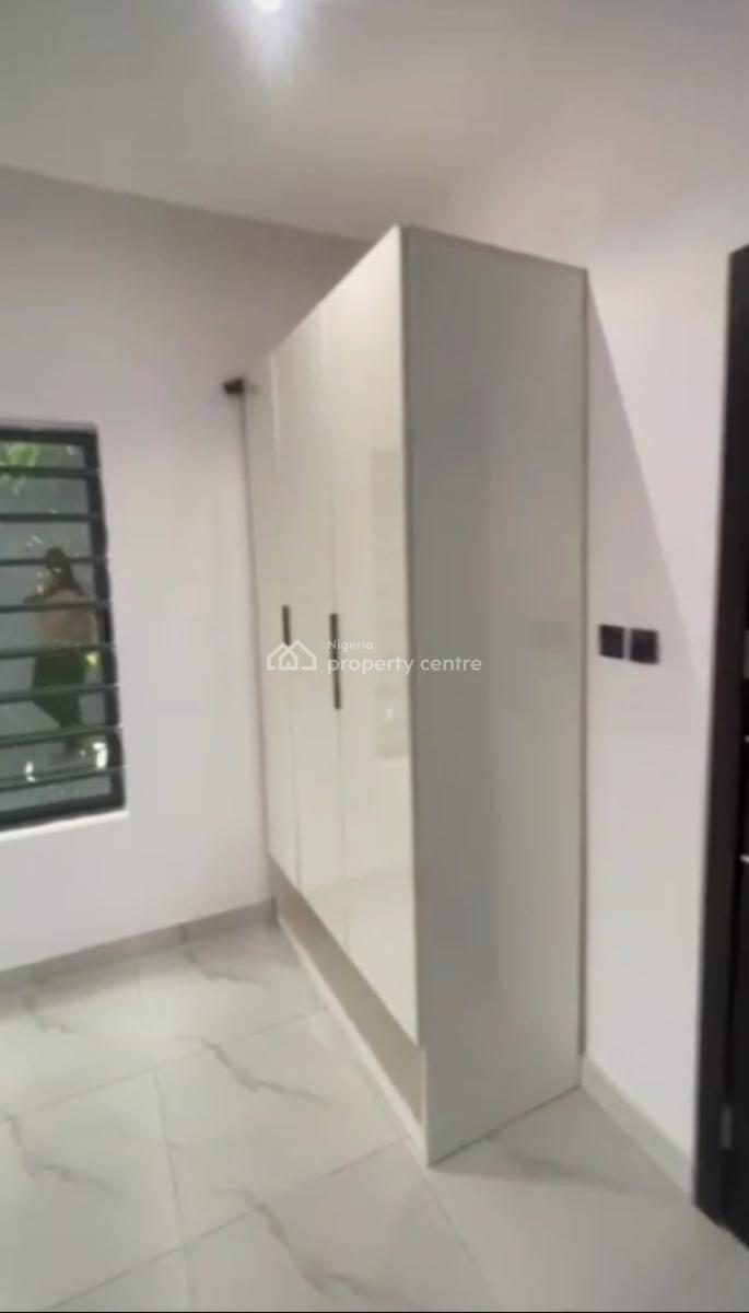 a 2 Bedroom Block of Flat, Lekki Phase 1, Lekki, Lagos, Block of Flats for Sale