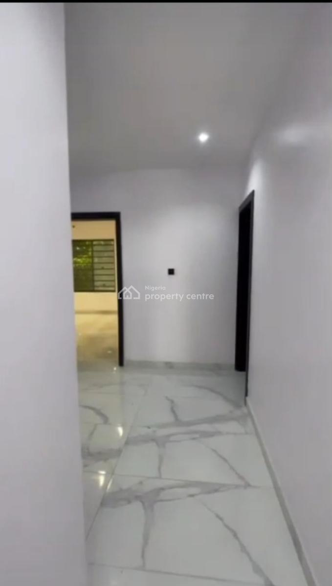 a 2 Bedroom Block of Flat, Lekki Phase 1, Lekki, Lagos, Block of Flats for Sale