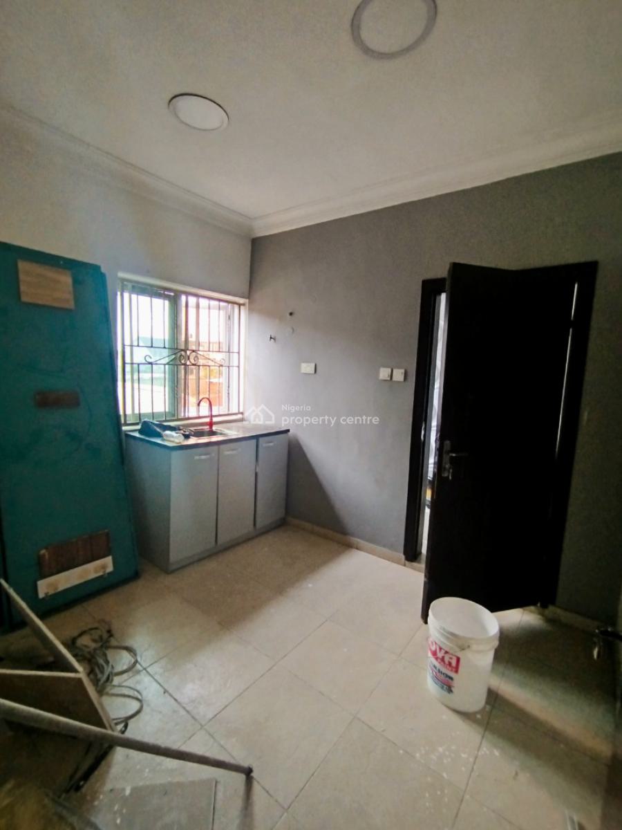 2-bedroom 1st Floor Commercial Apartment, Lekki Phase 1, Lekki, Lagos, Commercial Property for Rent
