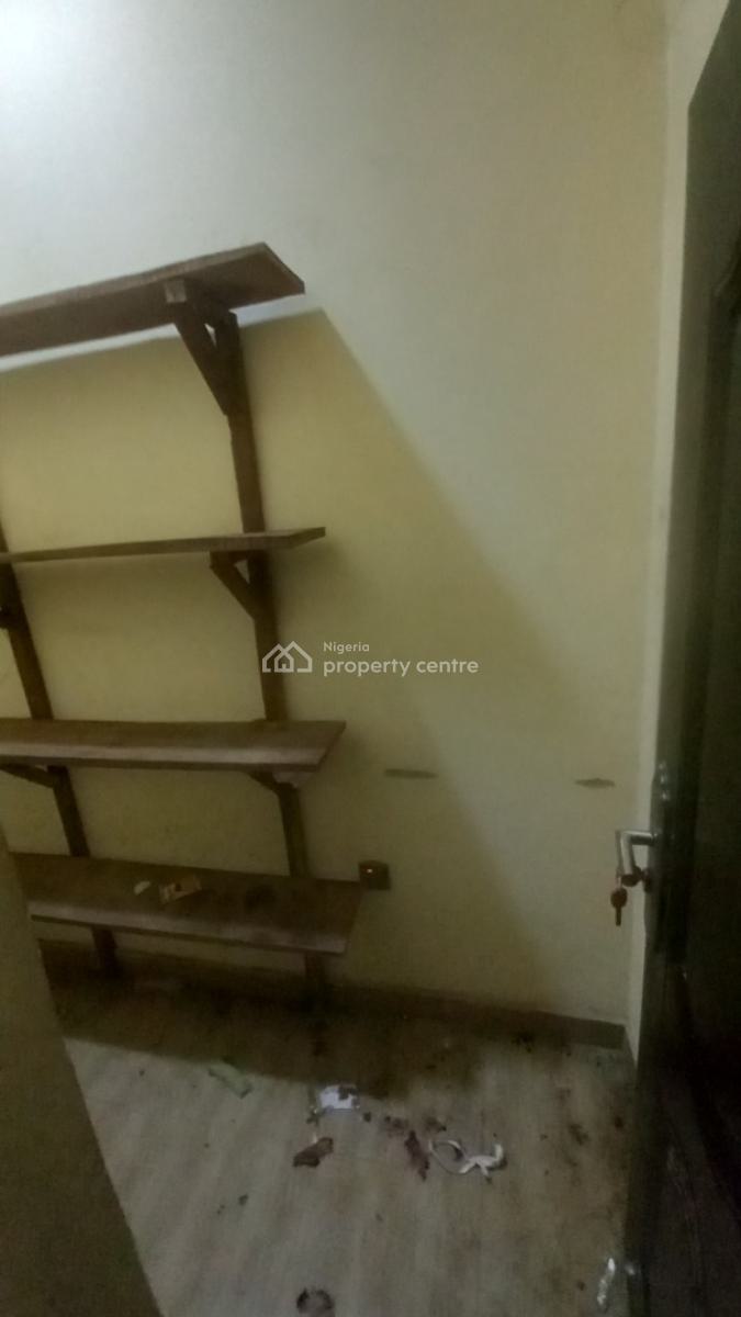 Tastefully Finished 2 Bedroom Flat in an Estate, Dawaki, Gwarinpa, Abuja, Flat / Apartment for Rent
