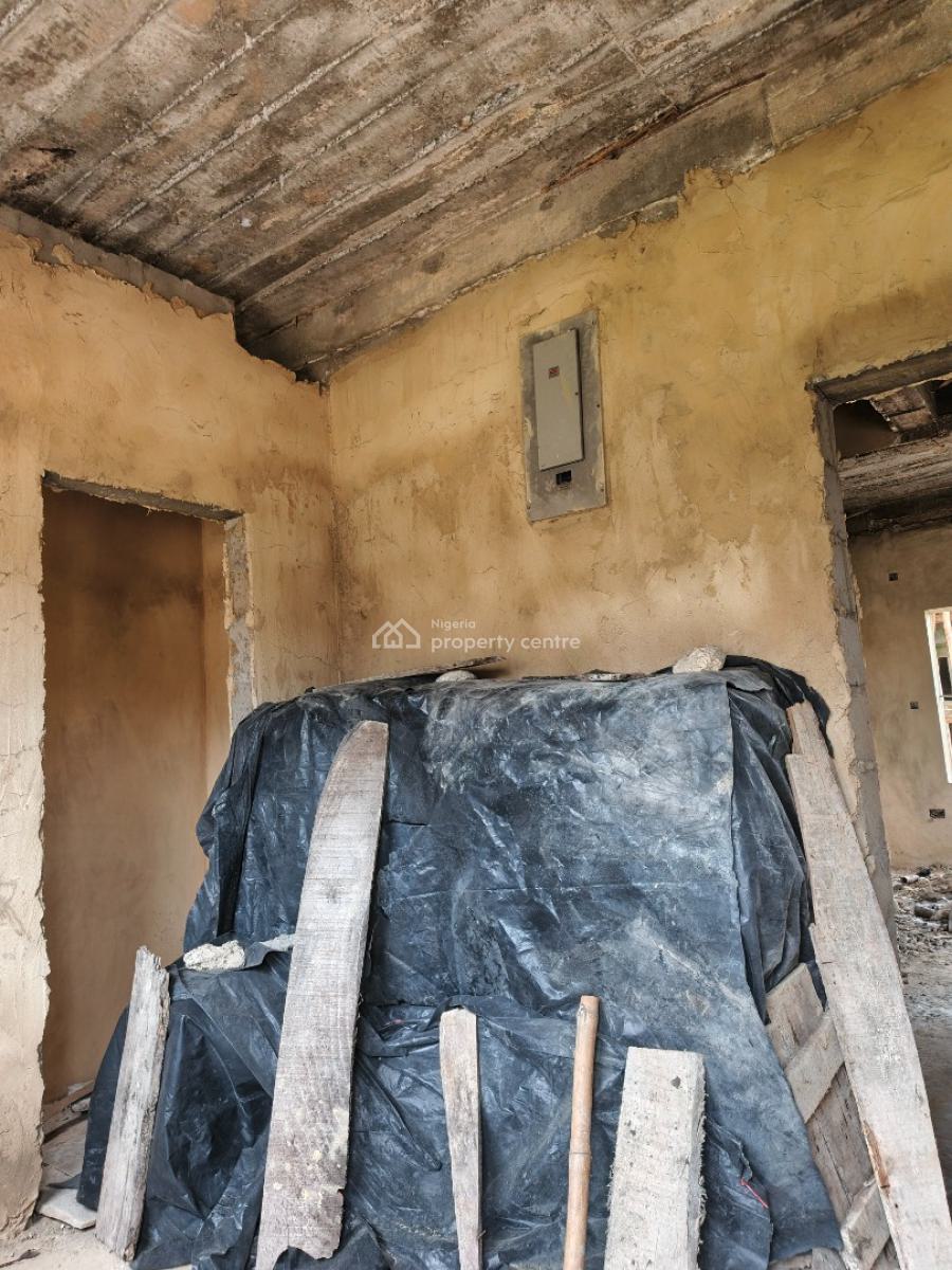Distress Luxury 4-bedroom Terrace Duplex Suitable for Investment, Thomas Estate Extension, Ajah, Lagos, Terraced Duplex for Sale