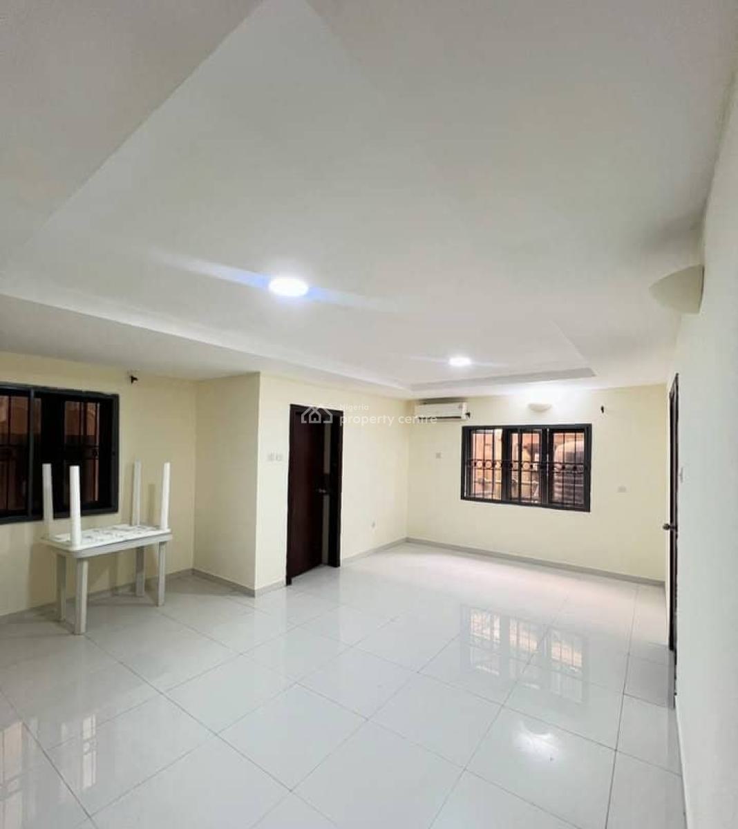 Spacious 3 Bedroom Apartment, Victoria Island (vi), Lagos, Flat / Apartment for Rent
