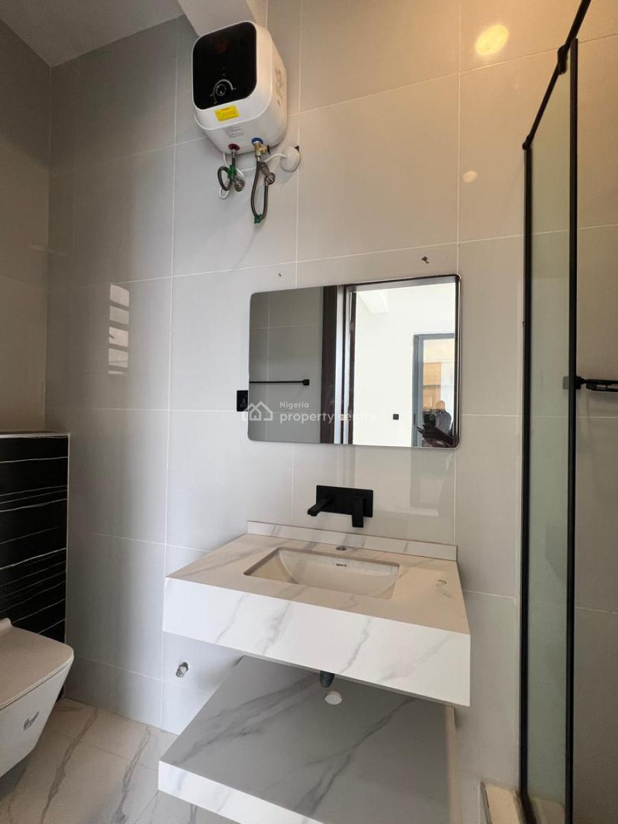 Brand New 3bedroom Apartment, Lekki Phase 1, Lekki, Lagos, Flat / Apartment for Rent