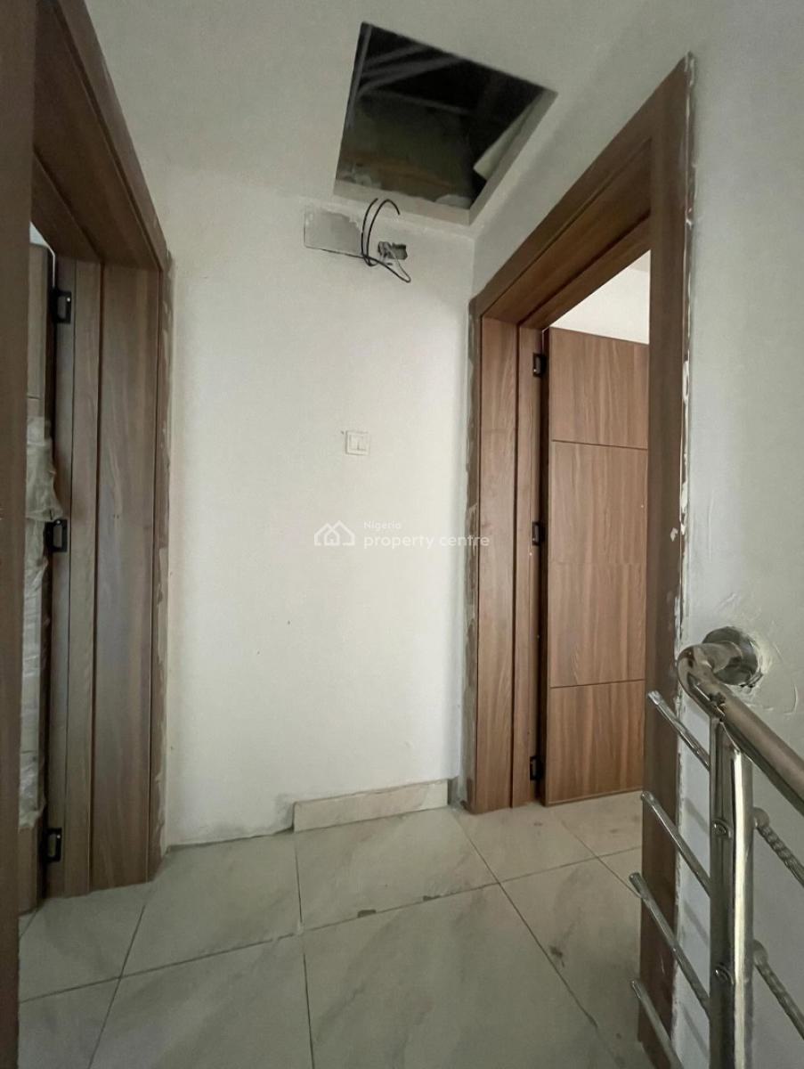 Exquisite 2 Bedroom Apartment, Ologolo, Ologolo, Lekki, Lagos, Flat / Apartment for Rent
