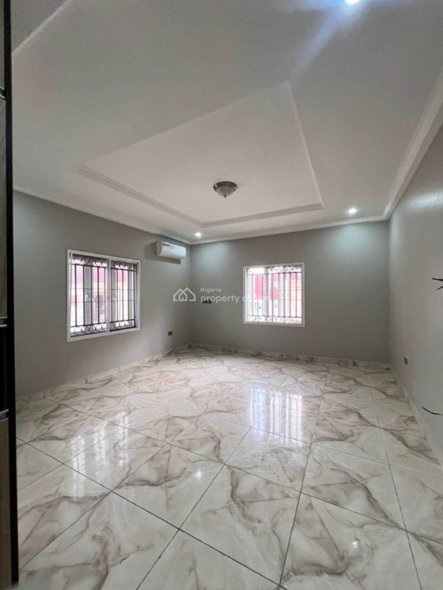 3bedroom Apartment, Airport Road, Lugbe District, Abuja, Flat / Apartment for Sale