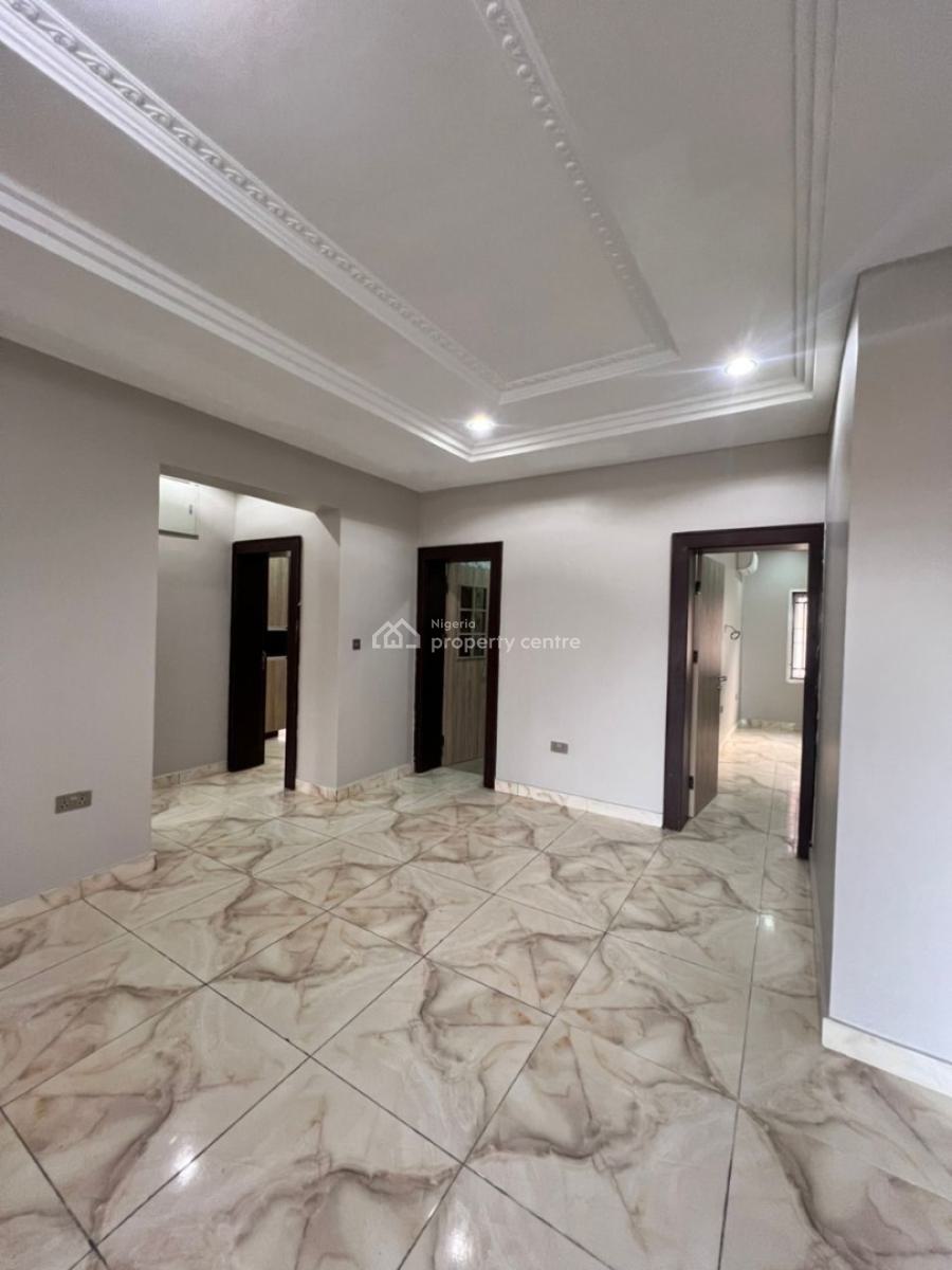 3bedroom Apartment, Airport Road, Lugbe District, Abuja, Flat / Apartment for Sale