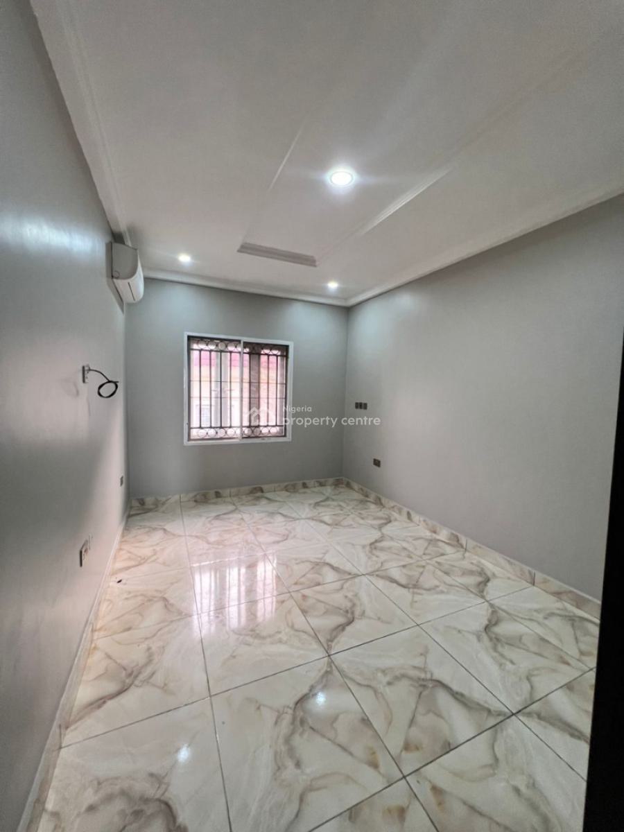 3bedroom Apartment, Airport Road, Lugbe District, Abuja, Flat / Apartment for Sale