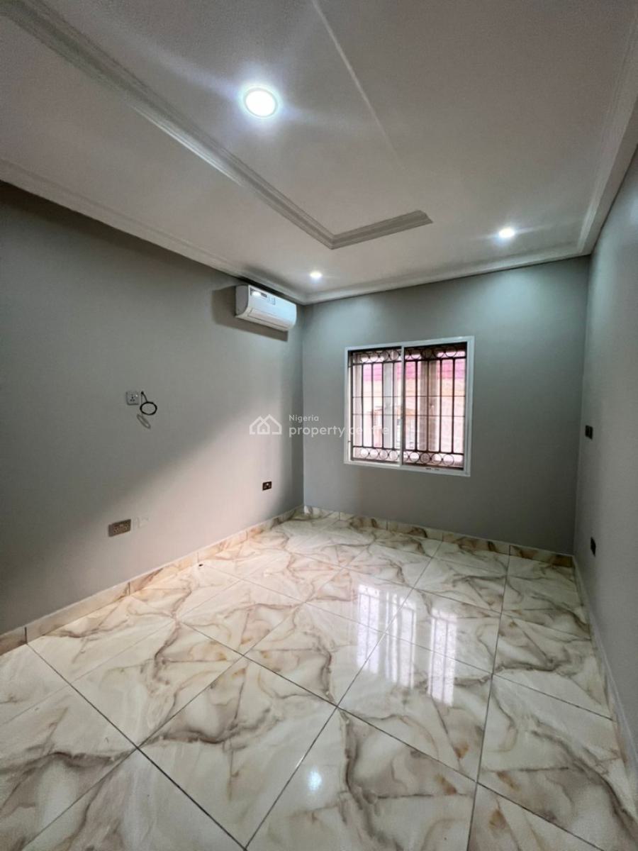 3bedroom Apartment, Airport Road, Lugbe District, Abuja, Flat / Apartment for Sale