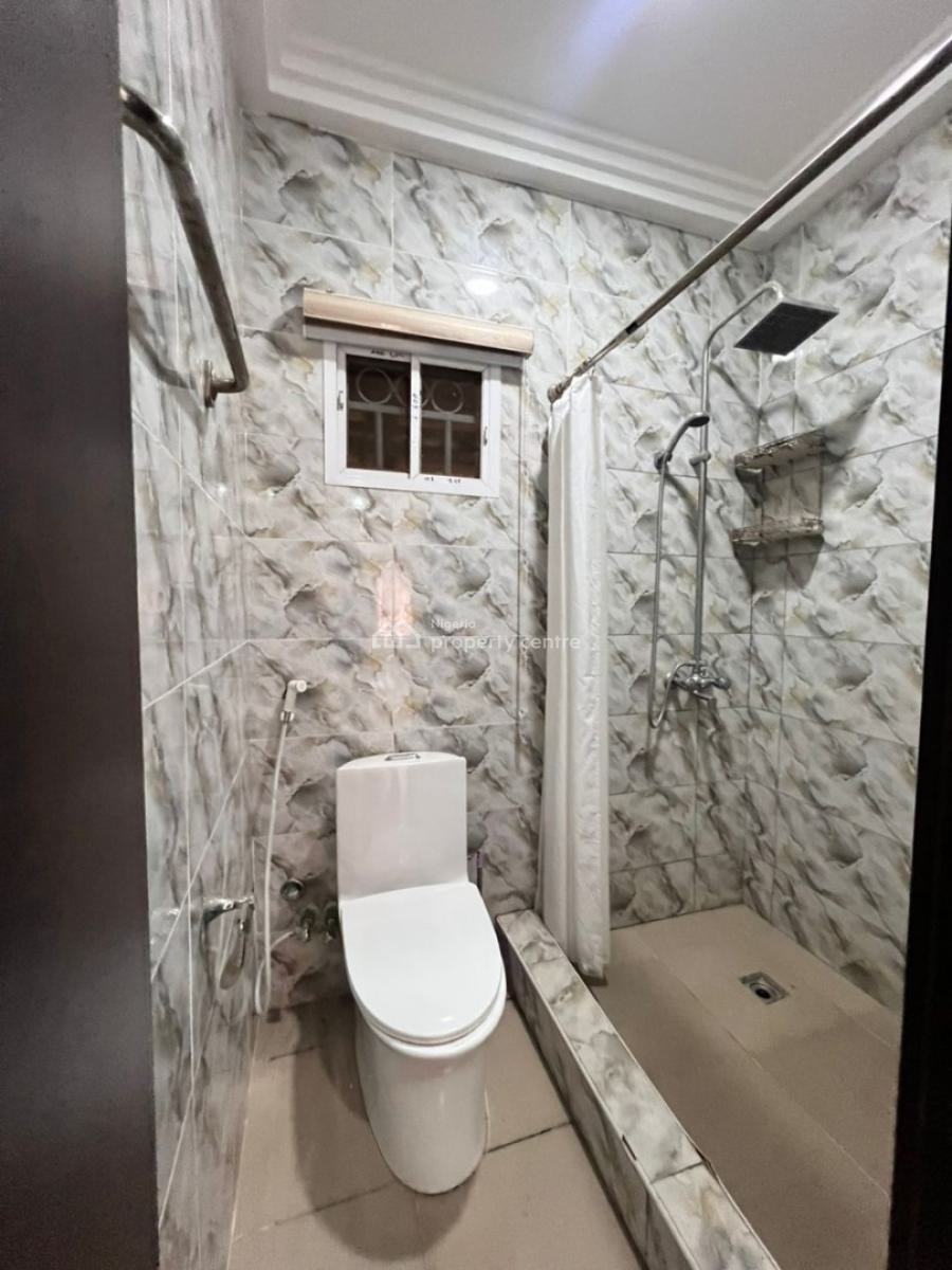 3bedroom Apartment, Airport Road, Lugbe District, Abuja, Flat / Apartment for Sale