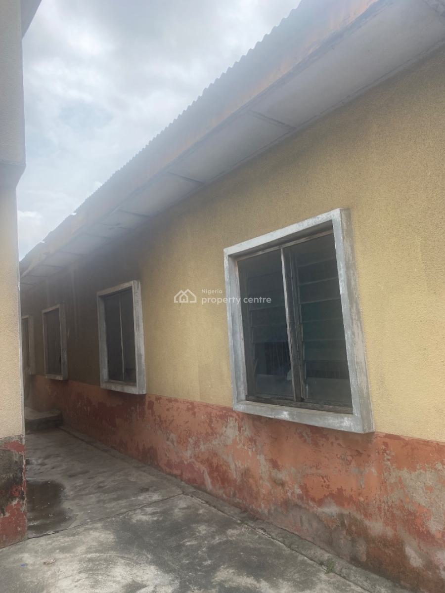 Nice and Renovate Able  5 Nos of 2 Bedroom Flats, Adisa Bashua Street, Adelabu, Surulere, Lagos, House for Sale