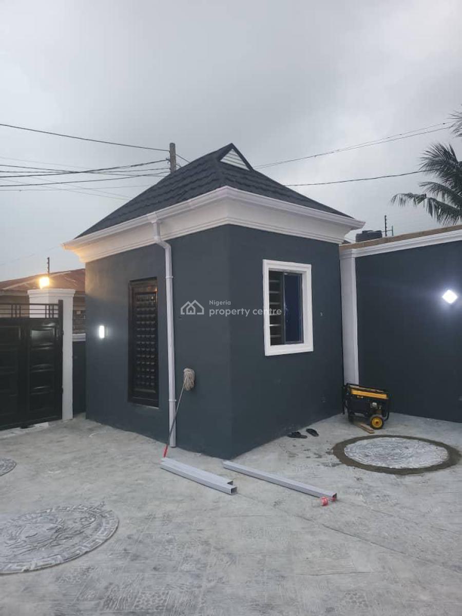 Exclusive 3 Bedroom Bungalow Home Plus Bq and Washing Machine, Elebu, Ibadan, Oyo, House for Sale